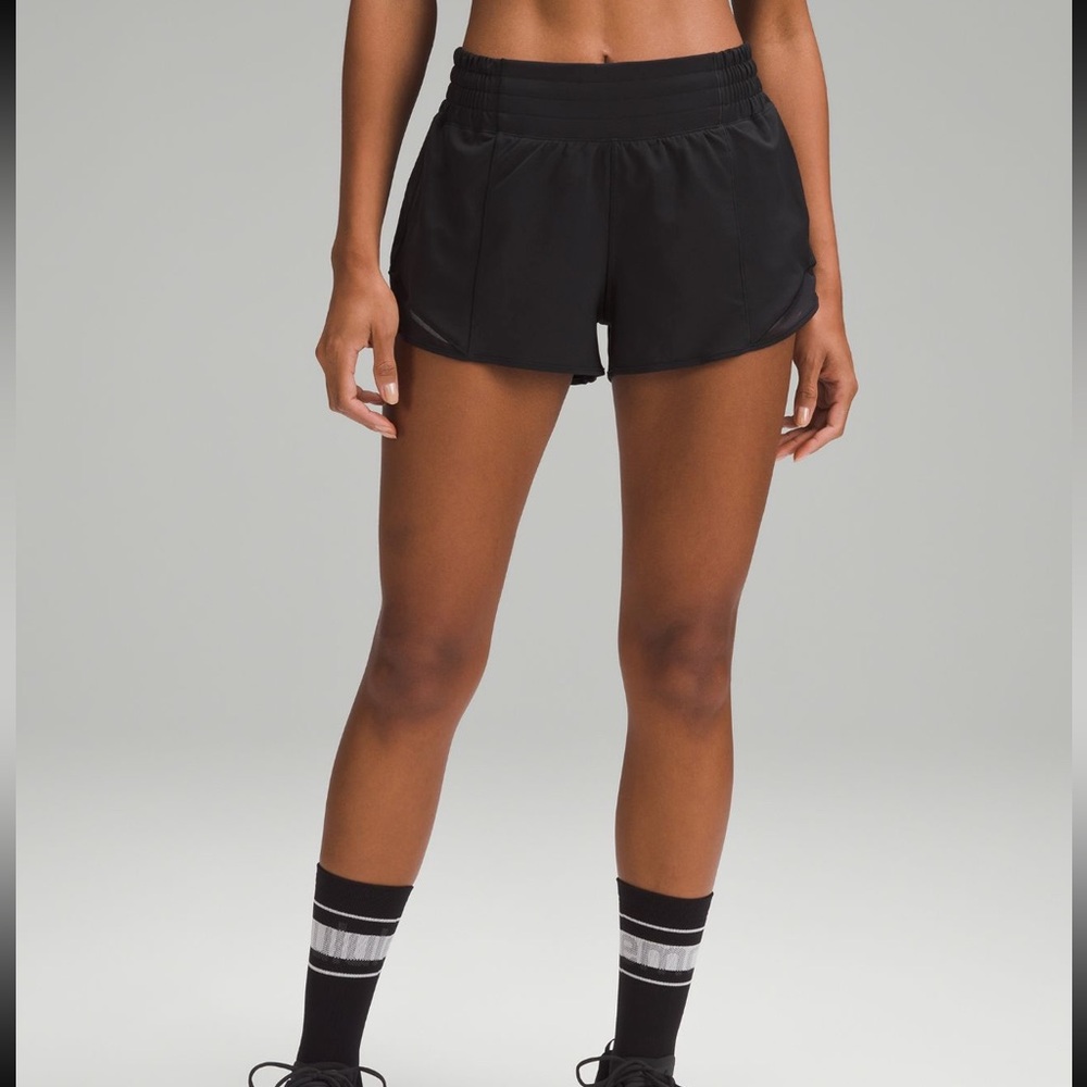 Lululemon Hotty Hot High-Rise Lined Short 2.5”